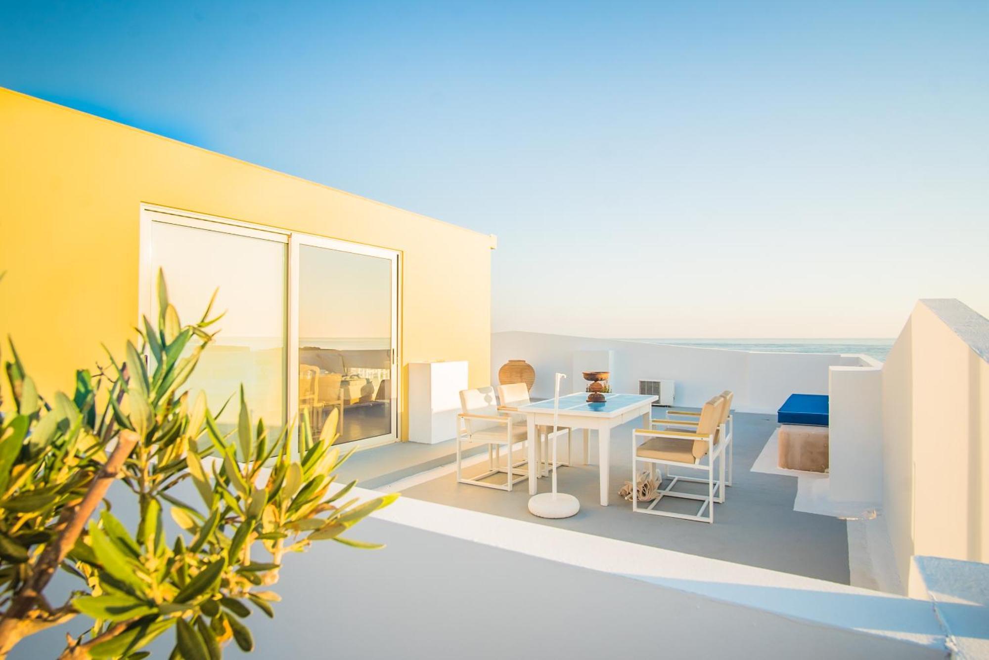 Aparthotel Parthenis Beach, By The Sea Malia (Crete)