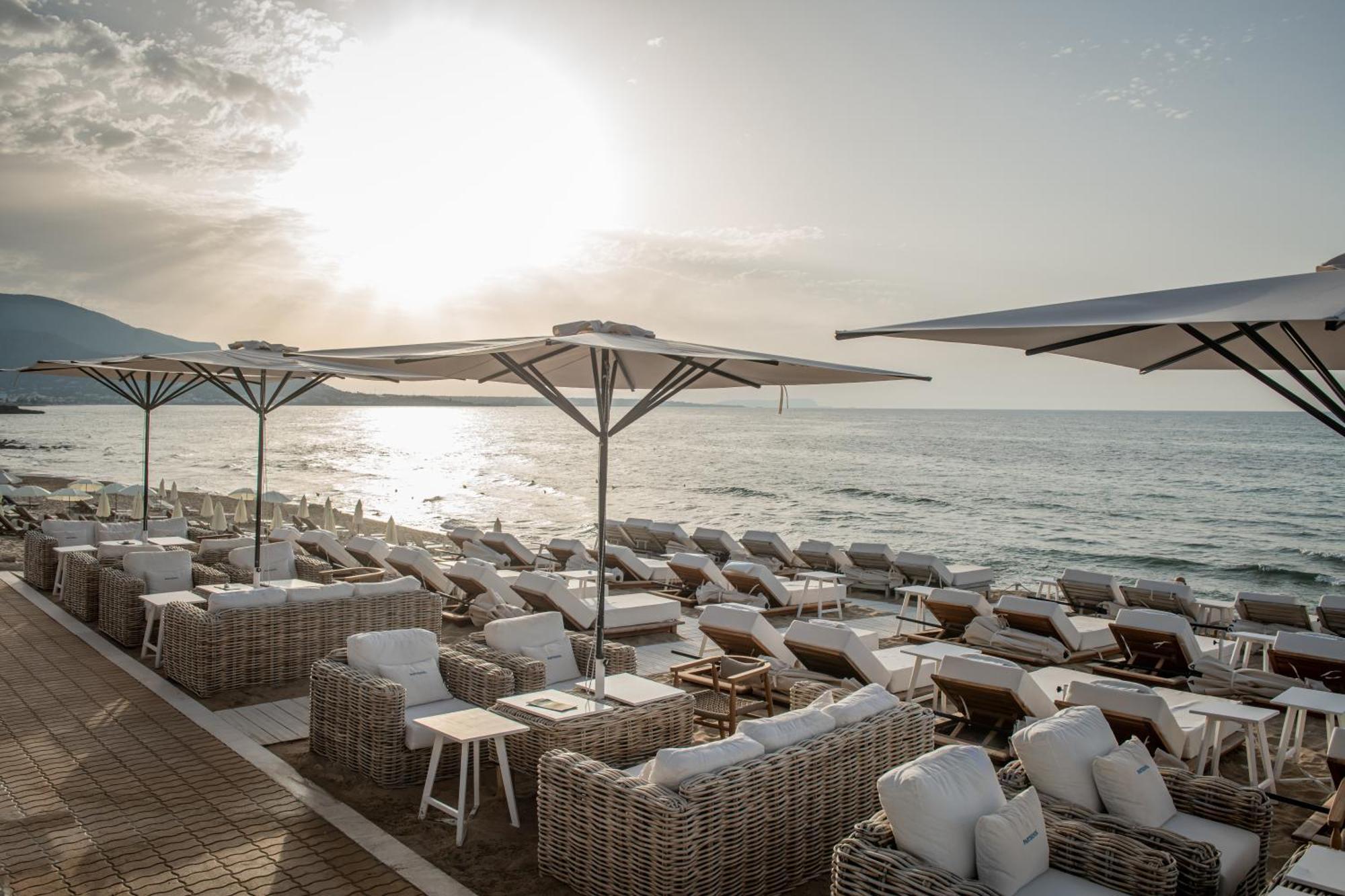 公寓式飯店 Parthenis Beach, By The Sea