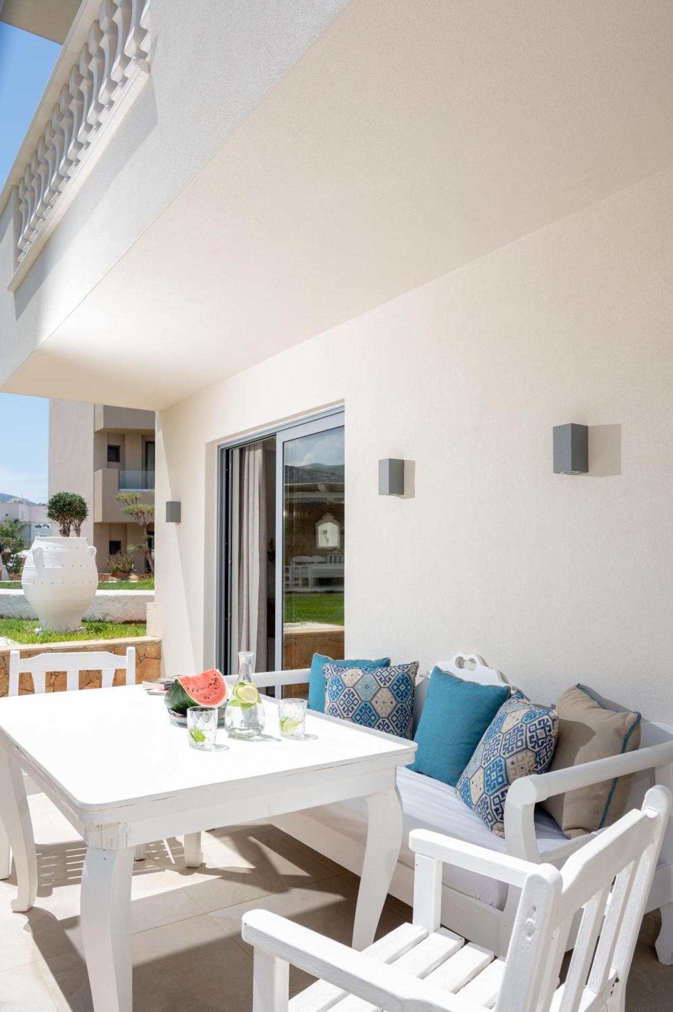 公寓式飯店 Parthenis Beach, By The Sea 3*