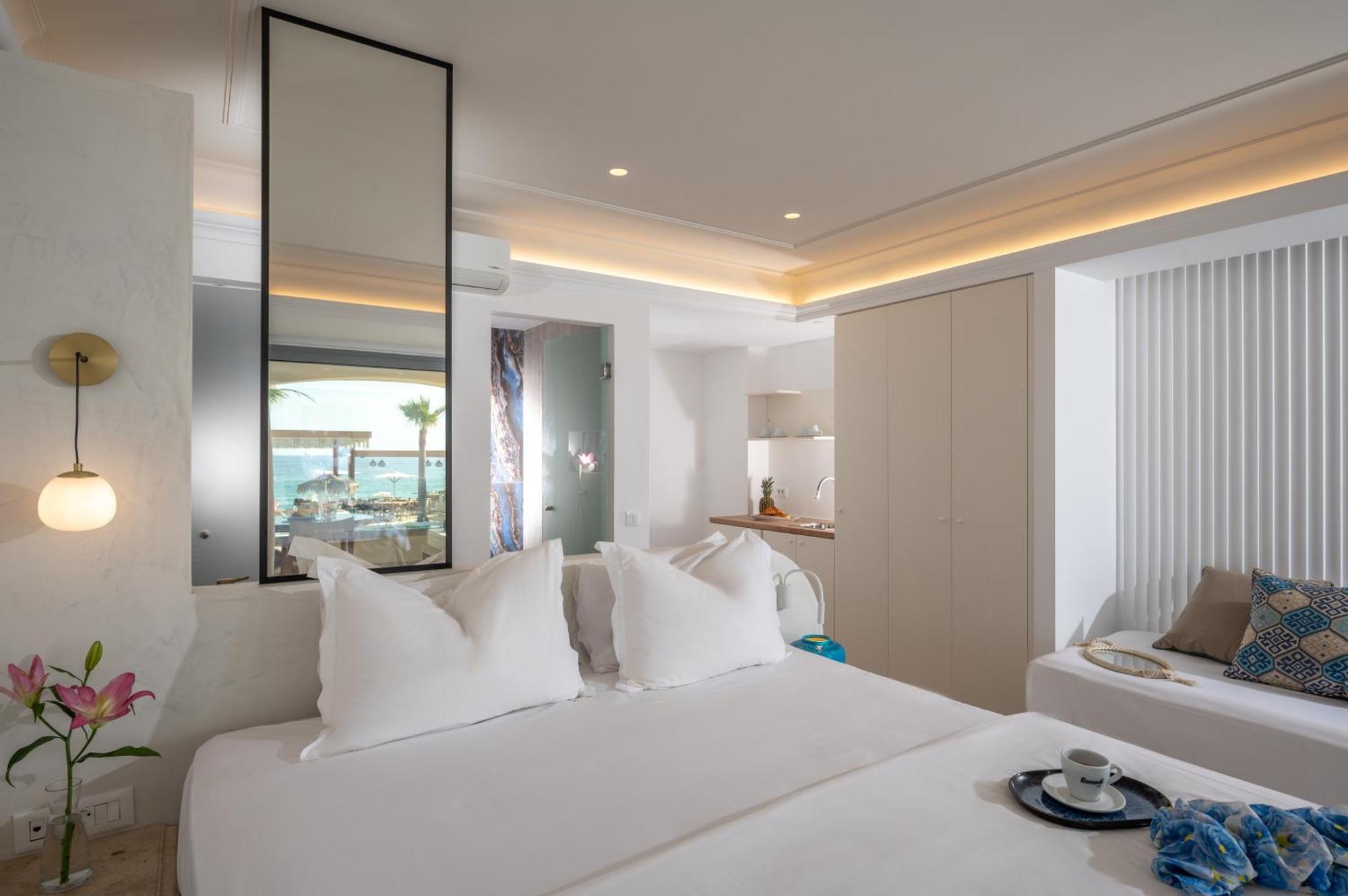 Aparthotel Parthenis Beach, By The Sea Malia (Crete)